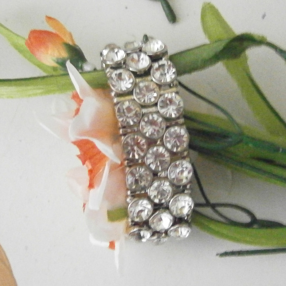 🥂SALE🥂 Vintage Renaissance Stretch Bracelet -Jewelry, Gaudy Jewelry, Party - Picture 1 of 5